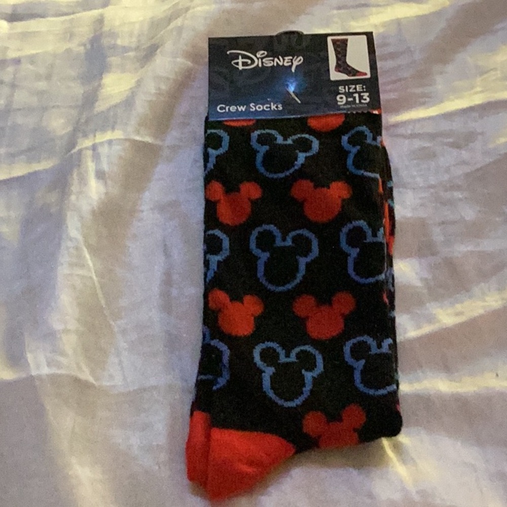 ❤️NWT Disney Mickey Mouse Unisex Crew Socks Size 9-13❤️
